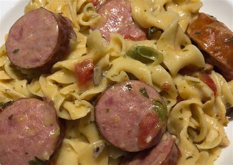 One Pot Smoked Sausage and Noodles Recipe by Crock Pot Girl 🤡 - Cookpad