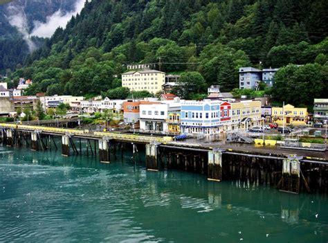 How to Make the Most of Your Trip to Alaska in August - travelquickie.com