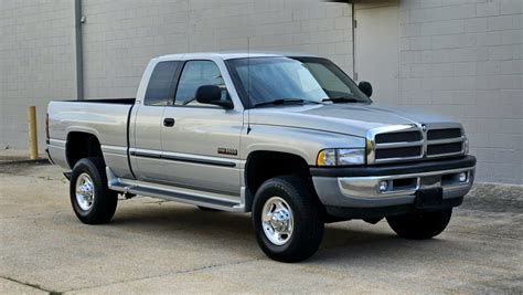 2000 Dodge Ram 2500 Pickup for Sale at Auction - Mecum Auctions