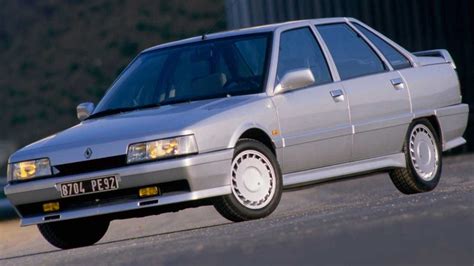 Renault 21 Turbo 1988-1993: con la vista en las berlinas premium