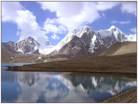 Dooars Ecoviillege: Gurudongmar Lake One of the Highest Lakes in the World