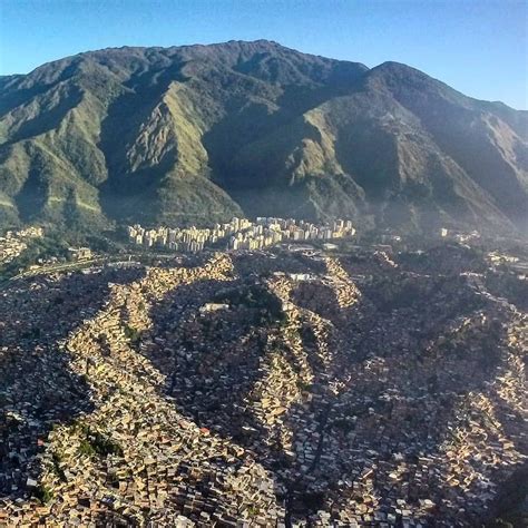 Petare.. suburb of Caracas, Venezuela : UrbanHell