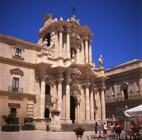 Siracusa Cathedral | Shot on a KMZ Iskra and Fuji RVP. | Stephen Dowling | Flickr