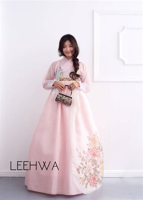 MODERN HANBOK – LEEHWA WEDDING & HANBOK