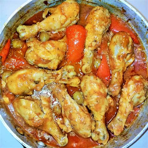 Salvadoran chicken legs stew with red bell peppers - Delicious El Salvador | Salvadorian food ...