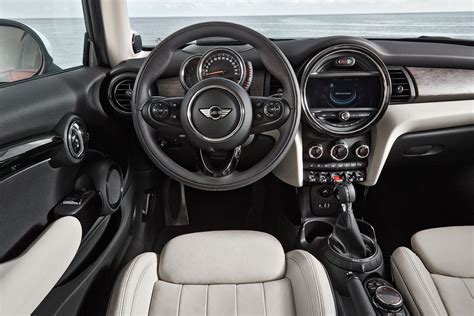 The new MINI Cooper - Interior - Car Body Design | Mini cooper, Mini ...