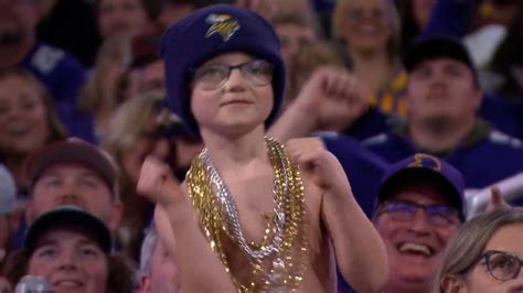 Kirk Cousins, Vikings players loved 'Lil Kirko' fan in chains