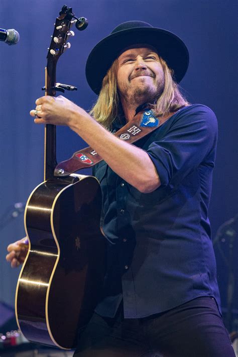 Darius Rucker Brings Southern Style to Cedar Park Center - Front Row Center