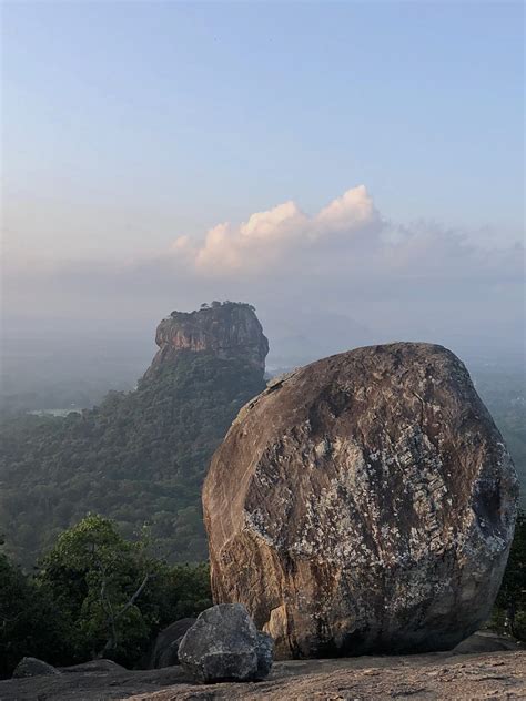 Sigiriya and Pidurangala Rock hikes. How to hike both in a day?