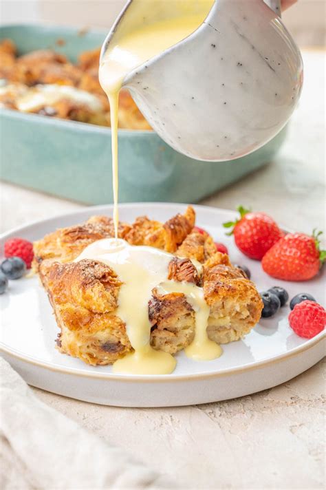 Croissant Bread Pudding - Everyday Delicious