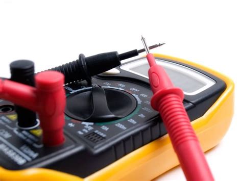 Learn How to Use a Cen-Tech Digital Multimeter to Check Voltage - MEC