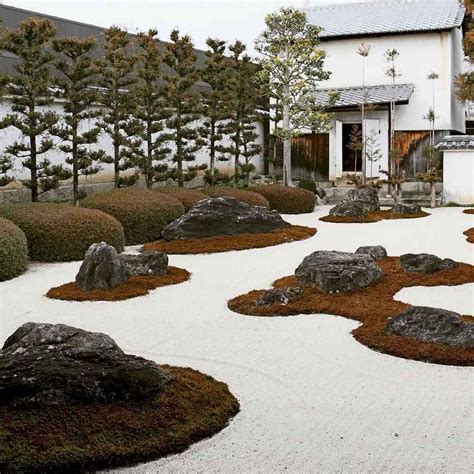 Pin by evelinmetz on Zen Garden | Zen rock garden, Rock garden, Japanese rock garden