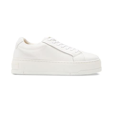 20 Best White Sneakers For 2023 — Classic White Shoes That Go With ...