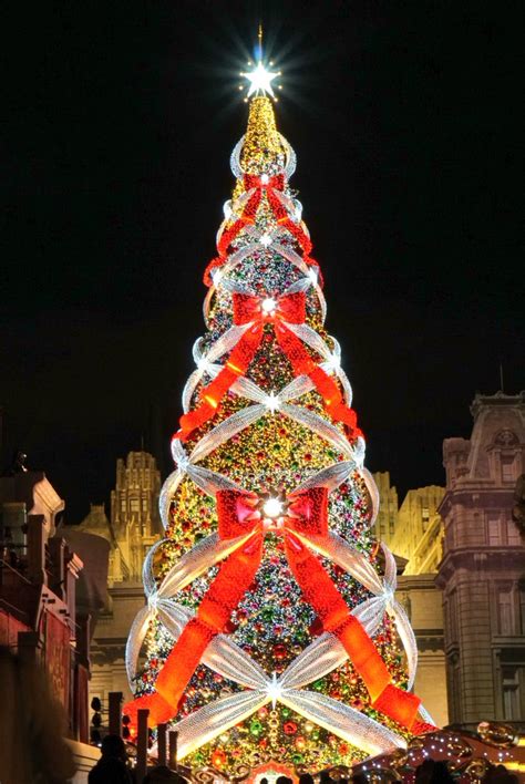 The Most Beautiful Christmas Trees In The World - Vestellite