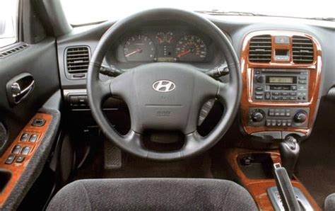 2002 Hyundai Sonata Pictures - 9 Photos | Edmunds