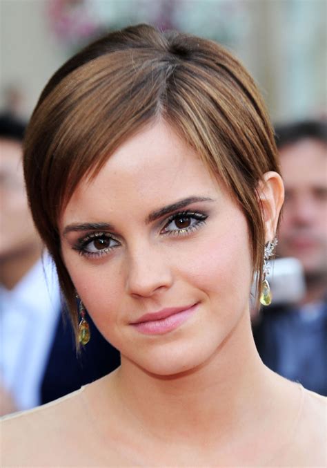 18 Pretty Celebrity Haircut Ideas To Take to the Salon | Emma watson ...