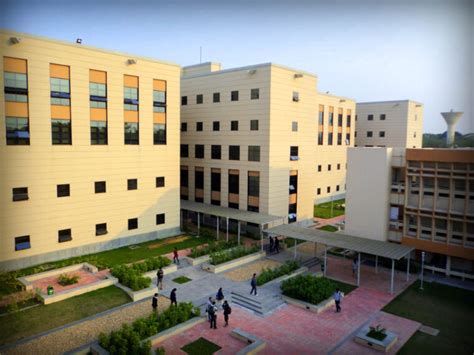 Top 20 MBA Colleges in India