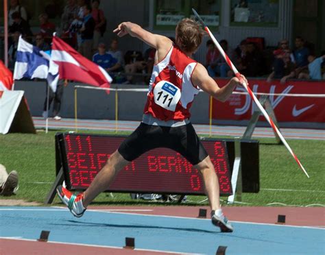 Javelin Throw Rules: How to Play, Basic Rules - Sportsmatik