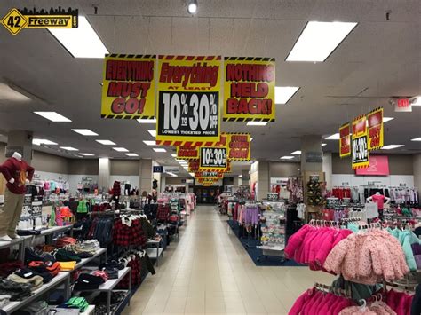 Sears in Deptford Mall Closing Sale – 30% Off Most Clothing with Good Selection – 42 Freeway