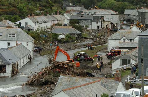 Remembering the terrifying flash flood that ravaged Boscastle in 2004 ...