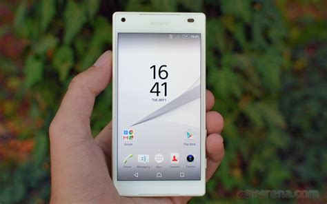 Sony Xperia Z5 Compact review: The overachiever - GSMArena.com tests