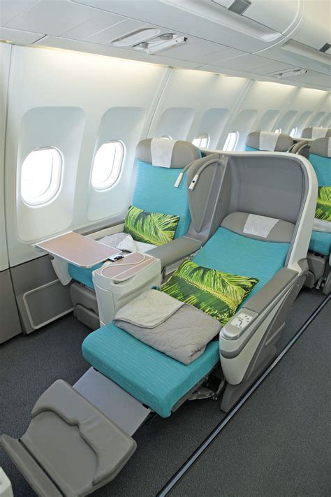 New business class seat #aviationideas | Airline interiors, Airplane interior, Business class seats