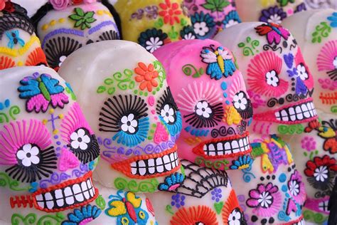 What Do Sugar Skulls Mean on El Día de los Muertos? - JSTOR Daily