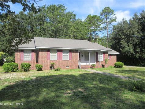 401 N Florence Street, Maxton, NC 28364 | Trulia