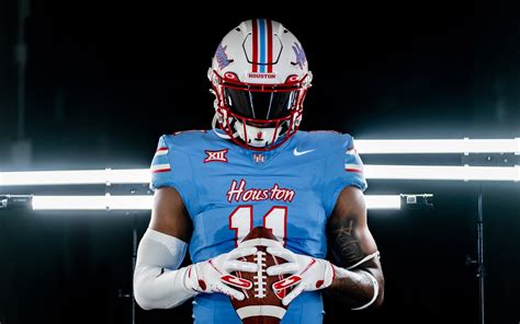 The Oilers’ Iconic Baby Blue Is Back in Houston—At Least for the Cougars