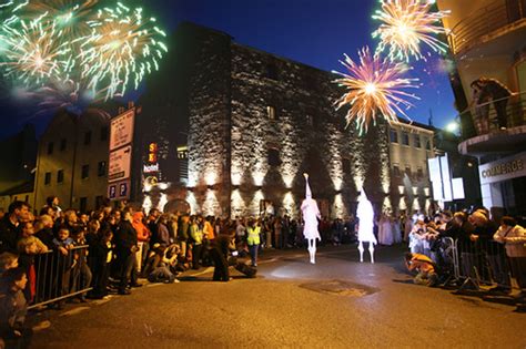 Galway Arts Festival Parade, Galway | International Office, NUI Galway ...