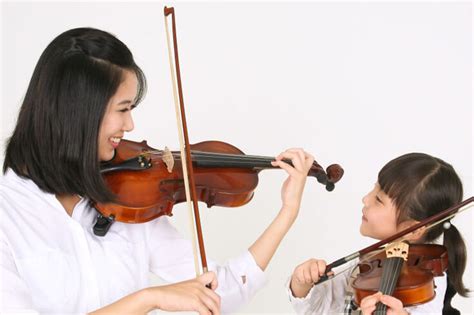 9 Features of a School That Offers Violin Lessons for Kids