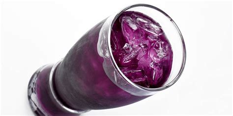 Purple drank: cos'è e cosa provoca lo 'sciroppo viola' | Roba da Donne