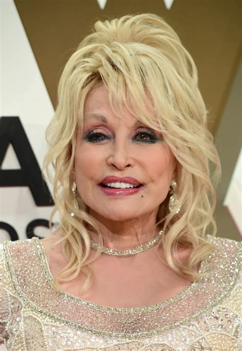 Dolly Parton Never Goes Without Makeup In Case Of An Emergency