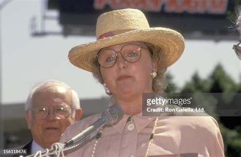 14 Lee Remick Honored With A Star On The Hollywood Walk Of Fame Stock Photos, High-Res Pictures ...