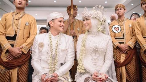 Pernikahan Adat Sunda, Begini Prosesi dan Baju yang Dikenakan Pengantin | Orami