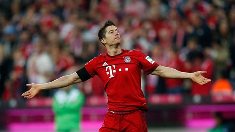 The Beauty and Magic of Robert Lewandowski's Five Goals in Nine Minutes | GQ