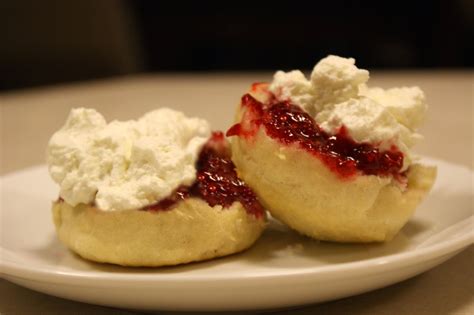 Cooking with Thermomix: Scones with whipped cream