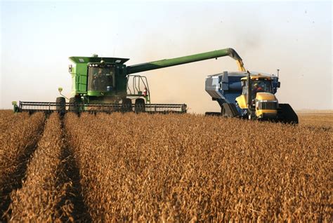 Harvesting soybeans Country Farm, Country Life, Grundy County, Home Roots, Iowa Farms, Farm ...