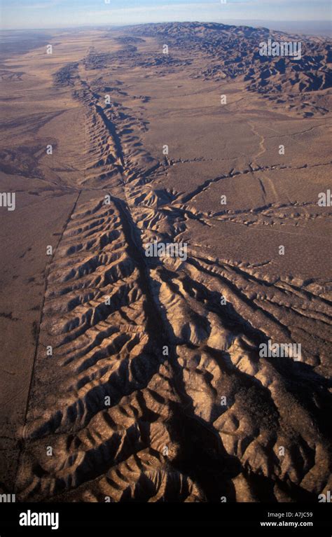 SAN ANDREAS FAULT Aerial of fault in Carrizo Plain Central California Stock Photo - Alamy