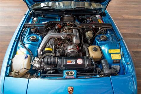 Porsche 924 Turbo Blue (18) - Richmonds