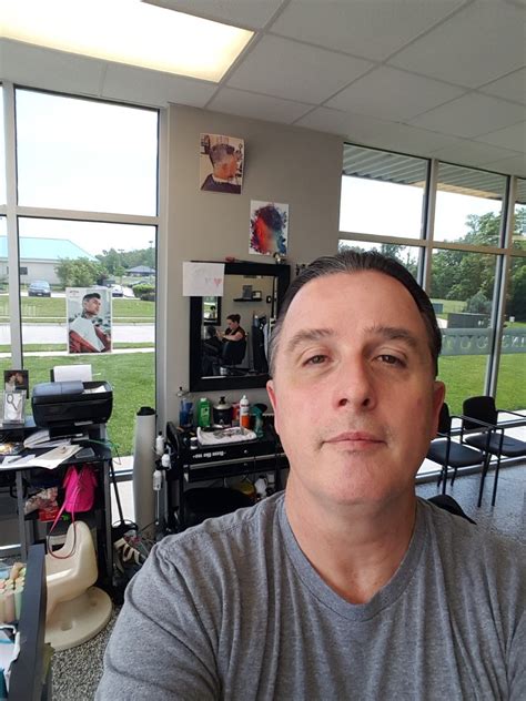 5/29/19 - Just got my vacation haircut. Hair Cuts, Dude, Hello, Rich, Michael, Vacation, Man ...