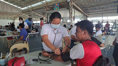 Zambales North brethren donate blood