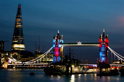 Colourful Tower Bridge | Tower Bridge has had a new lighting… | Flickr