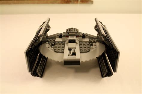 Lego Star Wars Darth Vader’s TIE Advanced Fighter – Dynamic Subspace