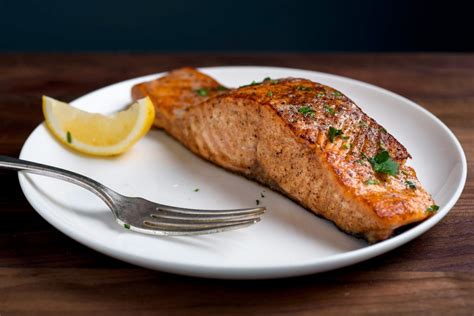 The Different Ways A Salmon Steak Can Be Cooked | MoodyDose