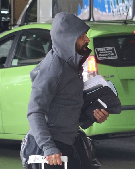 Spotted: Manu Bennett arrives in Vancouver to film Arrow finale (PHOTOS) | Curated