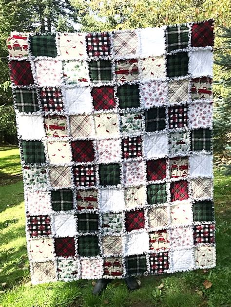 Holiday Flannel Rag Quilt | Etsy | Holiday flannel, Flannel rag quilts ...