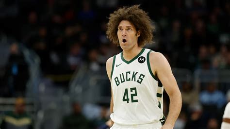 NBA rumors: Kings acquire Bucks’ Robin Lopez at trade deadline, to ...