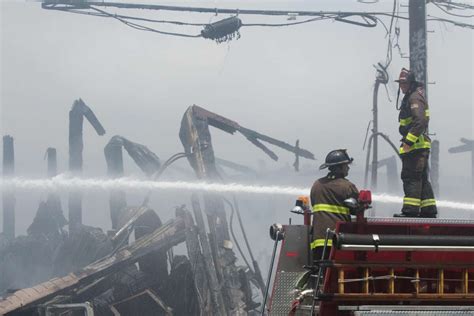 5-alarm structure fire in San Francisco sends flames and smoke into sky