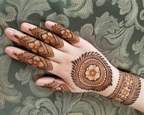 45 Trending Bangle mehndi designs for hands || Kangan mehndi designs ...